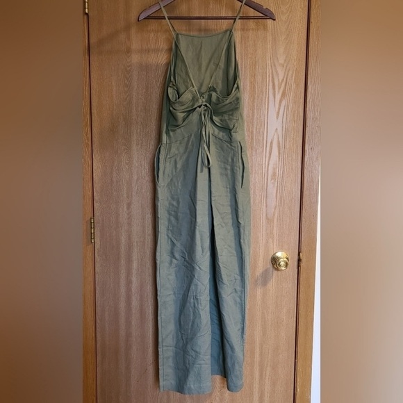 ABERCROMBIE & FITCH green LINEN BLEND JUMPSUIT HAS WIDE CROPPED LEG size - Picture 3 of 10